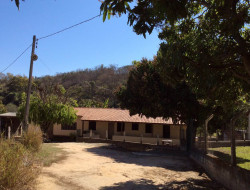 SITIO 10,5 HA  A 15KM DE PARÁ DE MINAS PERTO DOS PENHAS