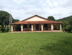 SITIO 10,5 HA  A 15KM DE PARÁ DE MINAS PERTO DOS PENHAS