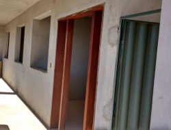 PRÉDIO COM 02 LOJAS E 01 APARTAMENTO E ÁREA DE COBERTURA