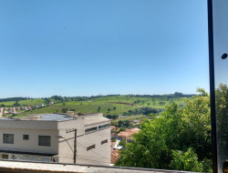 PRÉDIO COM 02 LOJAS E 01 APARTAMENTO E ÁREA DE COBERTURA