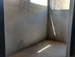 PRÉDIO COM 02 LOJAS E 01 APARTAMENTO E ÁREA DE COBERTURA