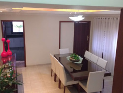 CASA DE ALTO PADRÃO COM PISCINA NO BAIRRO DONA TUNICA