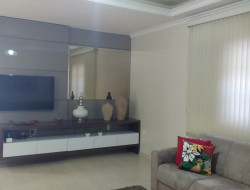 CASA DE ALTO PADRÃO COM PISCINA NO BAIRRO DONA TUNICA