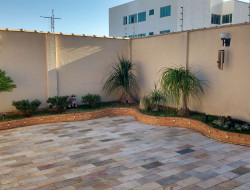CASA DE ALTO PADRÃO COM PISCINA NO BAIRRO DONA TUNICA
