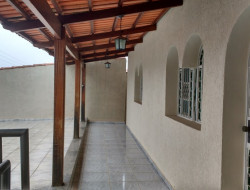 CASA JARDIM DA PITEIRAS COM BARRACÃO NOS FUNDOS.