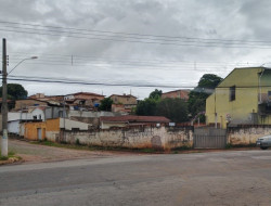 IMÓVEL COMERCIAL AV. RONALDO DE CASTRO ALVES ESQUINA RUA IRAÍ