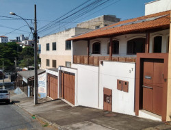 VENDO  DUAS CASAS E 01 LOTE BAIRRO SÃO JOSÉ