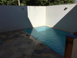 CASA COM PISCINA EM FURNAS