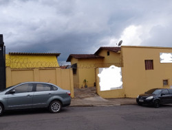 IMÓVEL COMERCIAL E DE ESQUINA NA RUA MELO GUIMARÃES