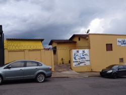 IMÓVEL COMERCIAL E DE ESQUINA NA RUA MELO GUIMARÃES