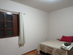 IMÓVEL COMERCIAL E DE ESQUINA NA RUA MELO GUIMARÃES