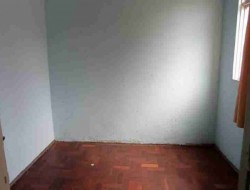 CASA COM BARRACÃO NA RUA CORONEL DOMINGOS/CENTRO