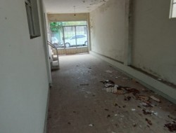 CASA COM BARRACÃO NA RUA CORONEL DOMINGOS/CENTRO