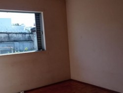 CASA DE ESQUINA PRÓXIMO AO CENTRO