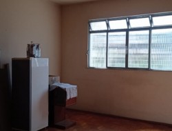 CASA DE ESQUINA PRÓXIMO AO CENTRO