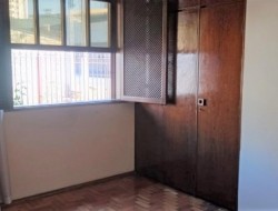 CASA DE ESQUINA PRÓXIMO AO CENTRO