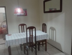 CASA EM GAMELEIRA/FLORESTAL