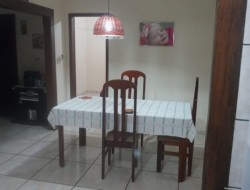 CASA EM GAMELEIRA/FLORESTAL