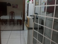 CASA EM GAMELEIRA/FLORESTAL