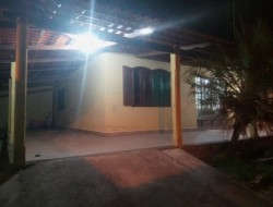 CASA EM GAMELEIRA/FLORESTAL