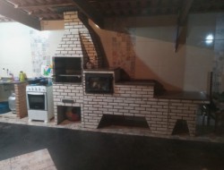 CASA EM GAMELEIRA/FLORESTAL