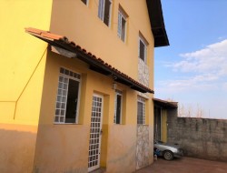 CASA NO BAIRRO SENADOR VALADARES