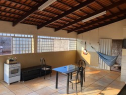 CASA NO BAIRRO SENADOR VALADARES