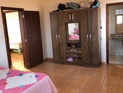 CASA NO BAIRRO SENADOR VALADARES
