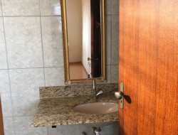 CASA NO BAIRRO SENADOR VALADARES