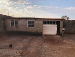 CASA NO BAIRRO SENADOR VALADARES