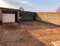 CASA NO BAIRRO SENADOR VALADARES