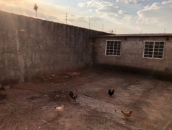 CASA NO BAIRRO SENADOR VALADARES