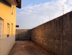 CASA NO BAIRRO SENADOR VALADARES