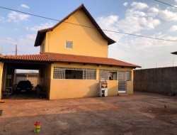CASA NO BAIRRO SENADOR VALADARES