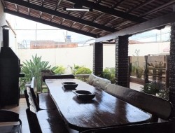 CASA COM PISCINA E ÁREA GOURMET NO BAIRRO SERRA VERDE
