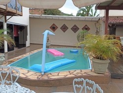 CASA COM PISCINA E ÁREA GOURMET NO BAIRRO SERRA VERDE