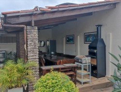 CASA COM PISCINA E ÁREA GOURMET NO BAIRRO SERRA VERDE