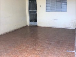 CASA COM 2 LOTES NO BAIRRO PROVIDÊNCIA