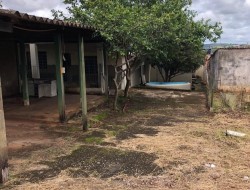 CASA COM 2 LOTES NO BAIRRO PROVIDÊNCIA