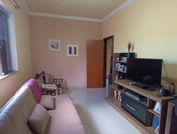 CASA NO BAIRRO ESPLANADA