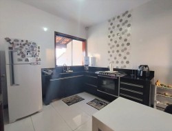 CASA NO BAIRRO RAQUEL