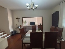 CASA NO BAIRRO RAQUEL