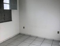 CASA NO BAIRRO RAQUEL