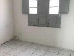 CASA NO BAIRRO RAQUEL
