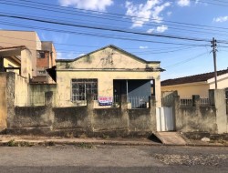 CASA NO BAIRRO SANTO ANTÔNIO