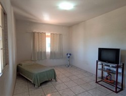CASA NO BAIRRO SÃO CRISTOVÃO COM 3 LOJAS EM BAIXO