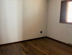 CASA NO BAIRRO CASTELO BRANCO