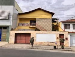 CASA NO BAIRRO CASTELO BRANCO