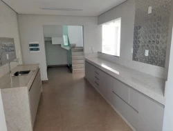 APARTAMENTO DE COBERTURA / AV. RONALDO DE CASTRO ALVES