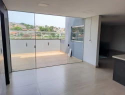 APARTAMENTO DE COBERTURA / AV. RONALDO DE CASTRO ALVES